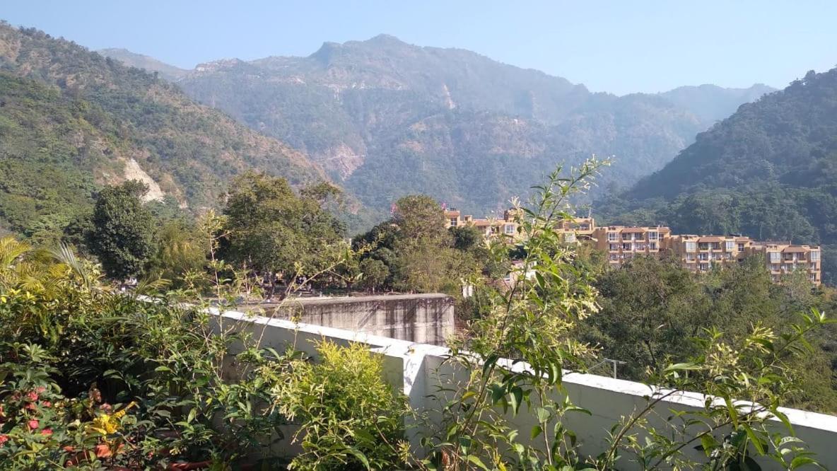 Hotel Vishla Palace By Uttarakhand Hotel Hospitality Narendra Nagar Exterior foto